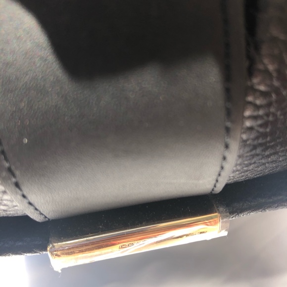 Coach Swagger - Picture 6 of 7